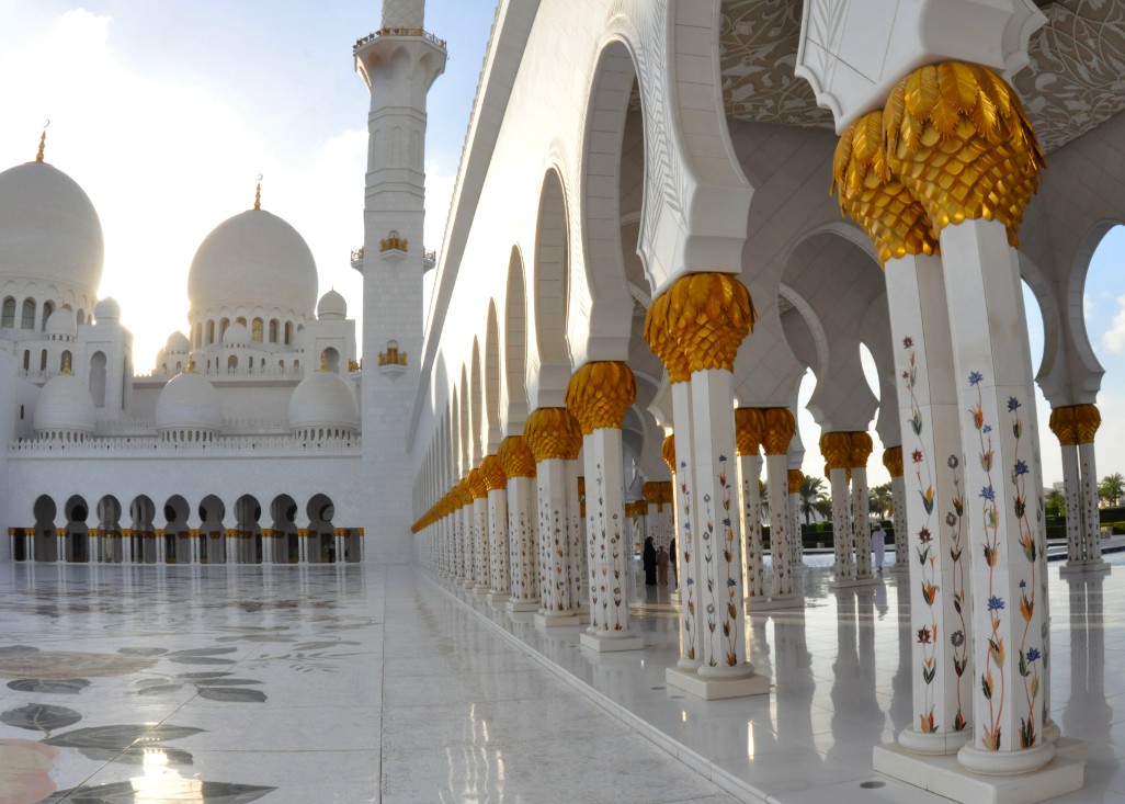جامع الشيخ زايد الكبير في أبوظبي  ثقافة أبوظبي